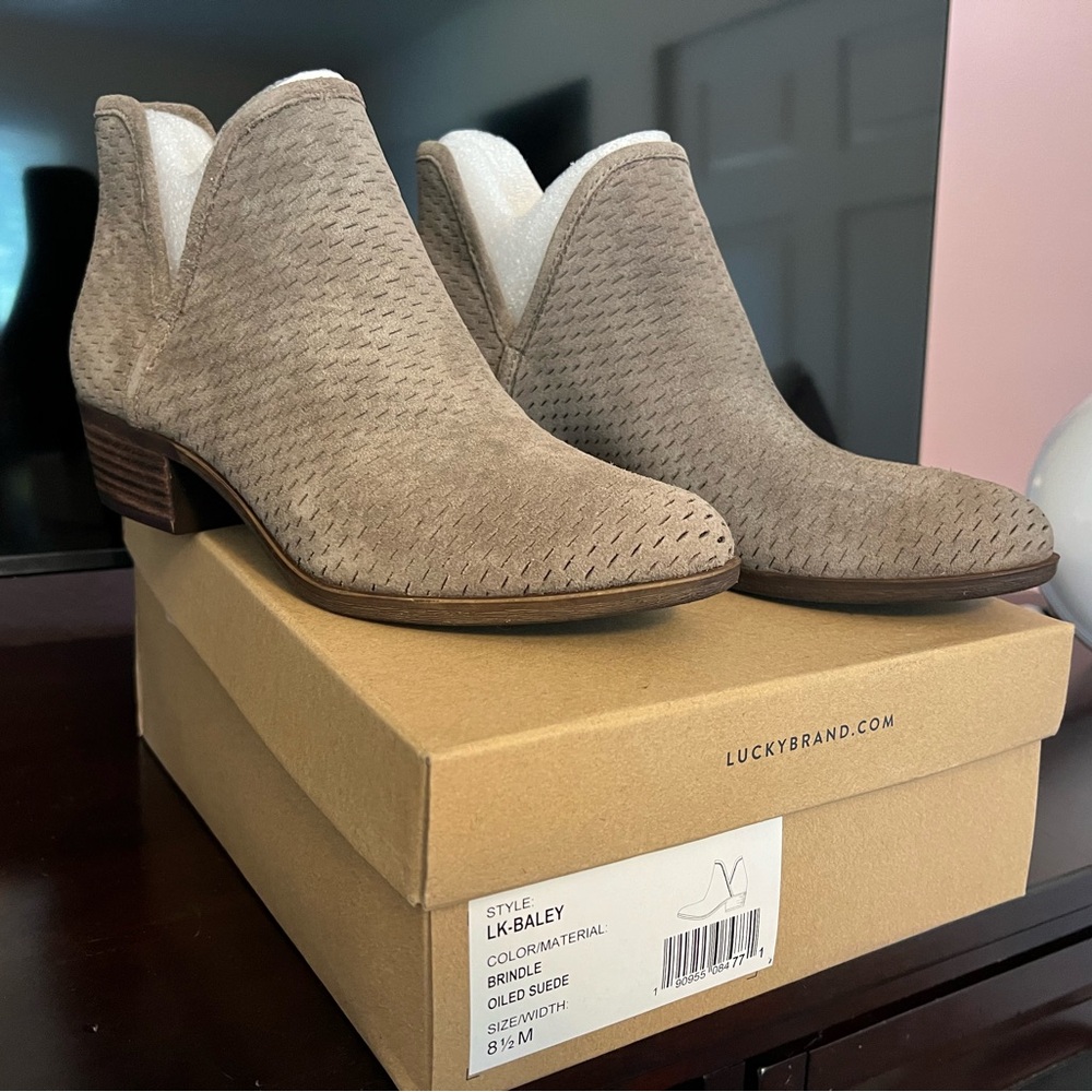Lucky Brand Women's Beige Ankle Booties
